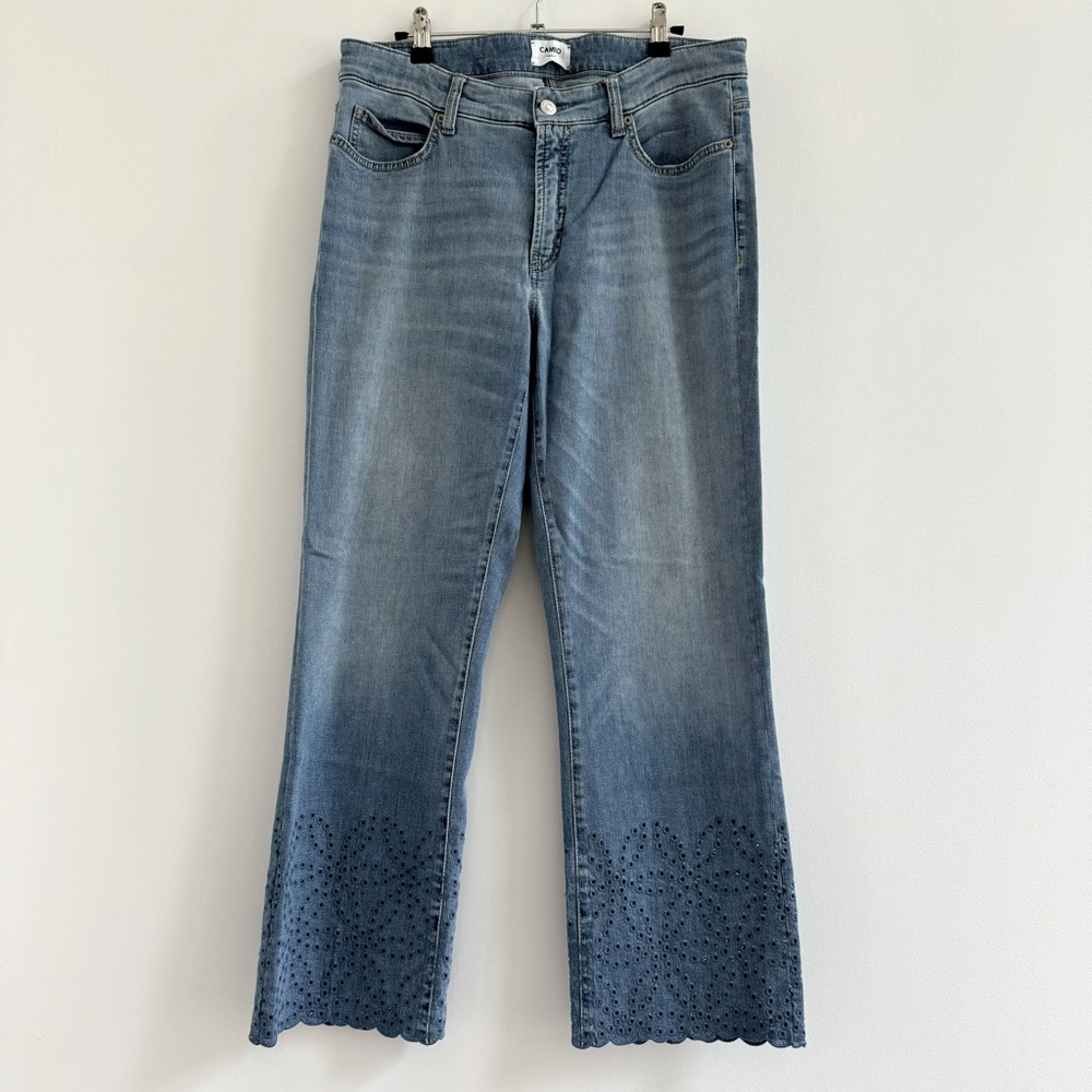 Women's Blue Jeans with Eyelet Hem